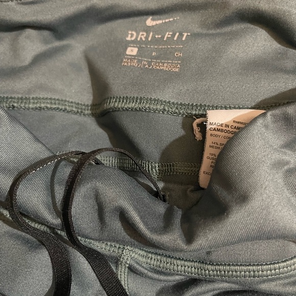 Nike Running greenish Teal SMALL, so soft , comfy cropped - Picture 5 of 13